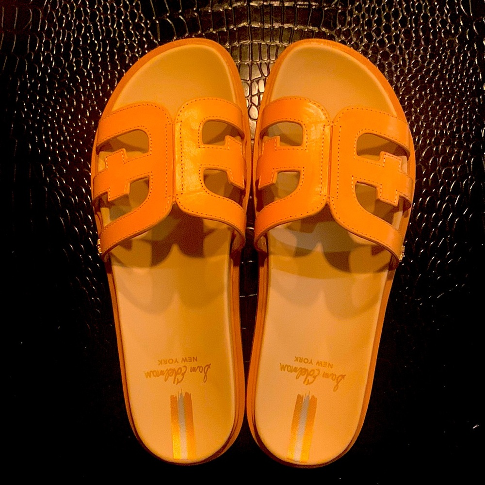 Sam Edelman comfort slide sandal neutral in color brand new never worn. 9.5m